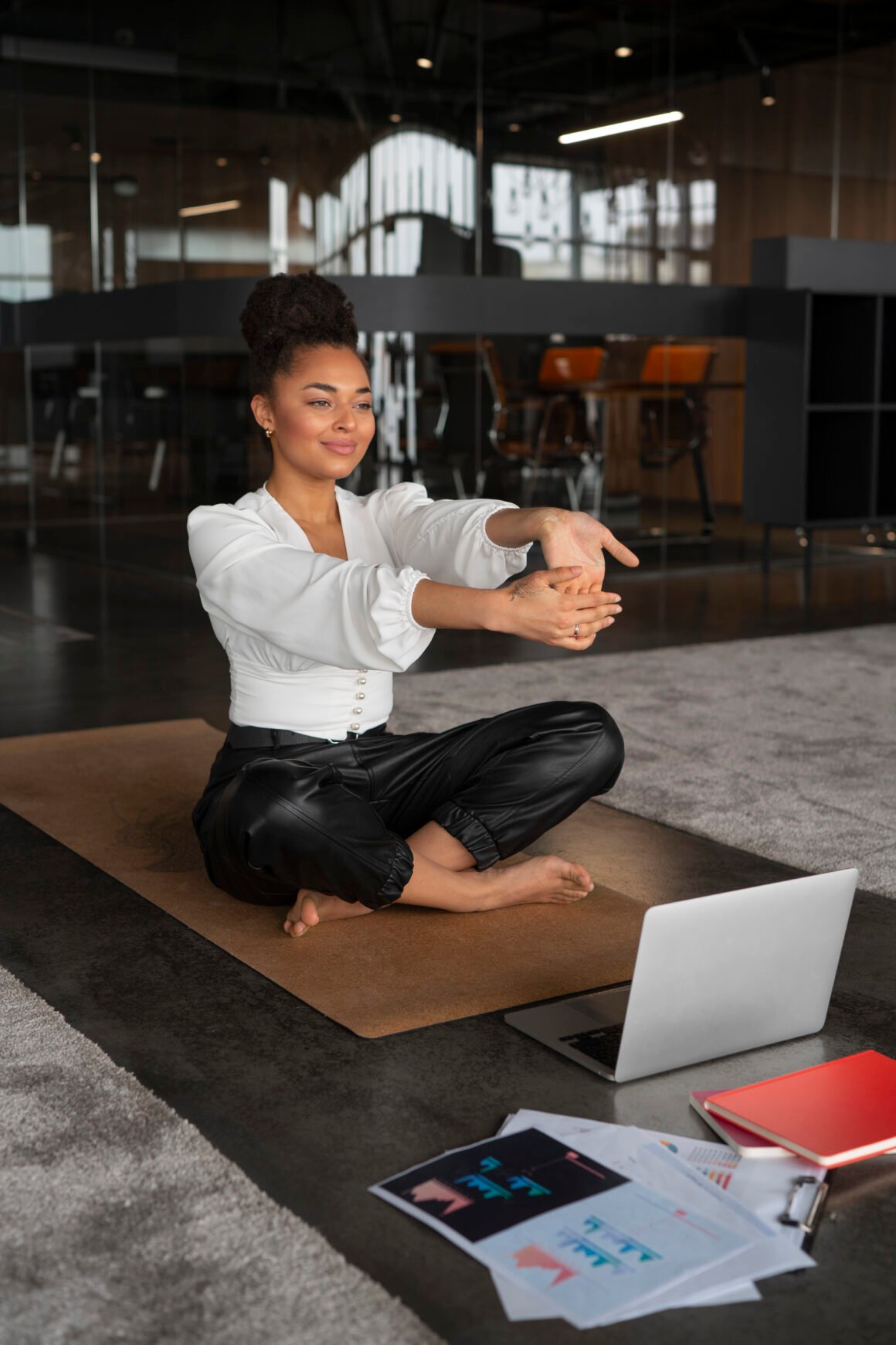 Micro-Meditation: The Ultimate 60-Second Stress-Buster for Busy Entrepreneurs (Yes, It Actually Works!)